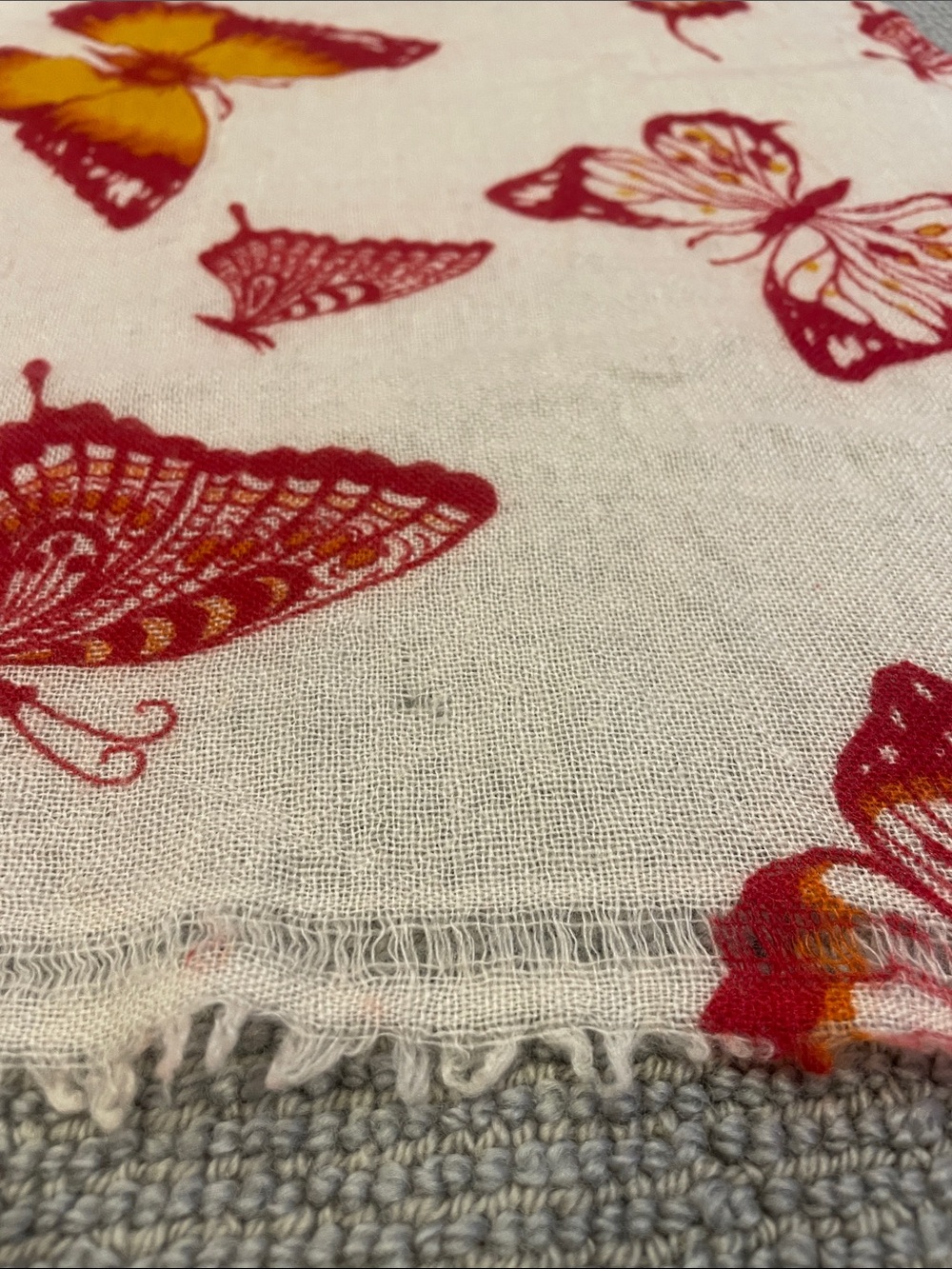 Butterfly Print cashmere shawl - Picture 5 of 9